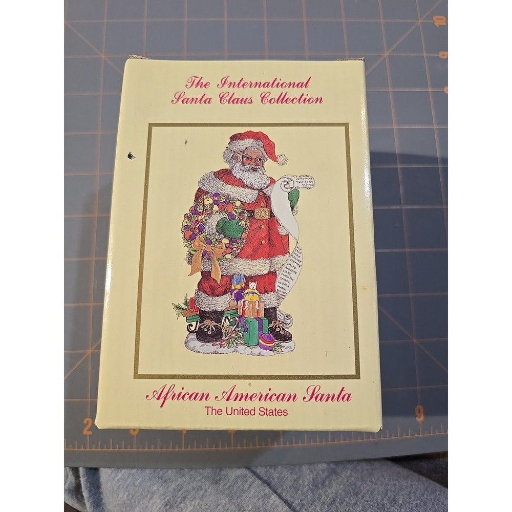 The International Santa Claus Collection SC26 "African American" 1992 W/Box USA
